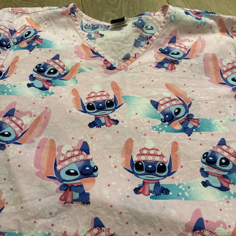 Disney Stitch Women's Plus‎ Size Scrub Top V Neck Pockets Pink 3XL Winter Theme